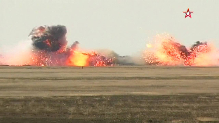 Impactante video de cazas rusos Su-34 en un ataque contra fuerzas terrestres y aeródromos