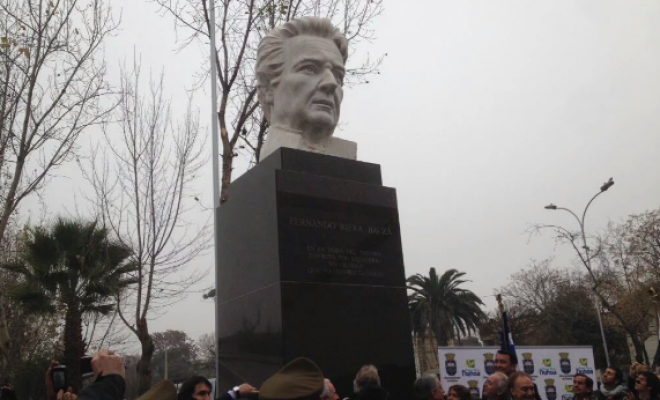 Inauguran escultura en homenaje al ex técnico Fernando Riera