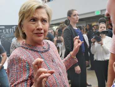 Hillary Clinton da al FBI una "entrevista voluntaria" sobre el escándalo de los correos electrónicos