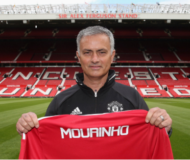 Partió con polémicas: Mourinho es presentado de manera oficial en el United