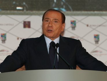 Silvio Berlusconi anunció la venta del Milan