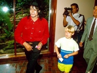 "Mi Pobre Angelito" revela que Michael Jackson lo violó en múltiples ocasiones