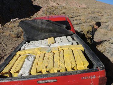 Camioneta llevaba más de una tonelada de drogas en ruta hacia Toconao