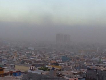 Iquique: Fuerte Tormenta de arena obliga a cerrar aeropuerto