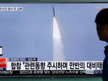 Corea del Norte lanza sin éxito un misil balístico desde un submarino