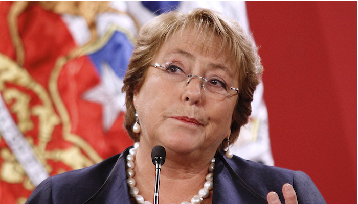 Hija de Bachelet aparece en listado de “sobre sueldos” en Gendarmería