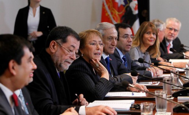 Presidenta Bachelet encabeza consejo de gabinete