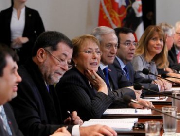 Presidenta Bachelet encabeza consejo de gabinete