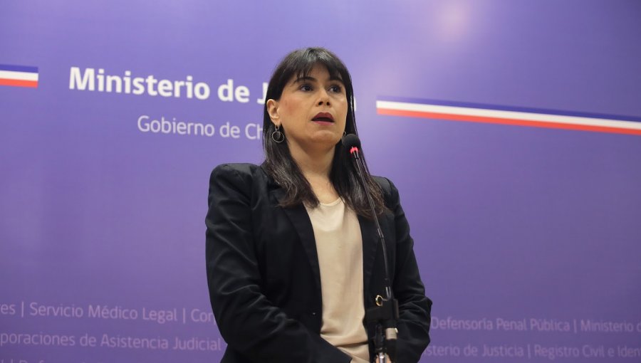 Ministra de Justicia confirma despidos en Gendarmería por mal uso de licencias