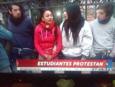 Estudiantes protestaron frente al ex congreso en Santiago