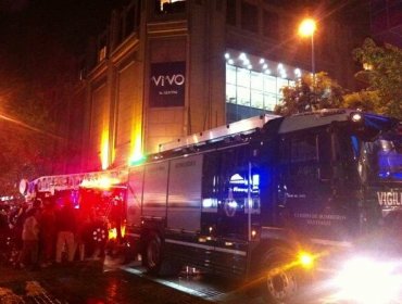 7 Locales resultaron afectados por incendio en Santiago Centro