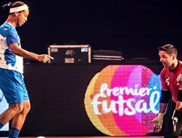 Ronaldinho marcó cinco goles en su estreno por la liga india de futsal