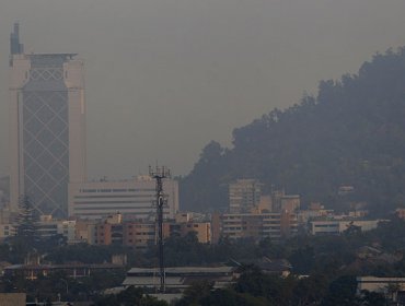 Sigue el aire malo en Santiago: Este martes habrá Alerta ambiental