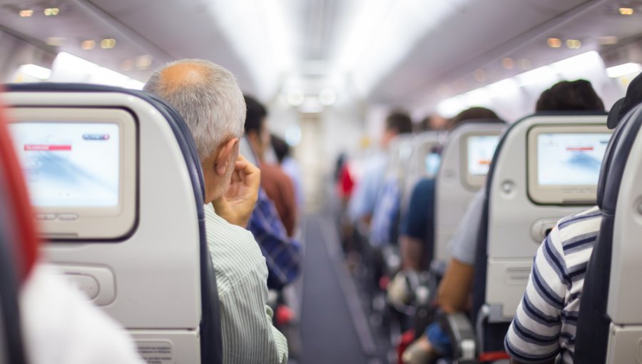 ¿Por qué las ventanas de los aviones tienen este pequeño agujero?