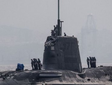 Submarino nuclear británico choca con buque mercante frente a Gibraltar