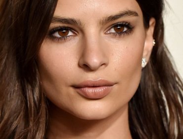 Mira en este video el atrevido baile de Emily Ratajkowski