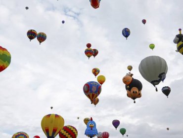 Se incendia y se estrella un globo aerostático con 16 personas a bordo