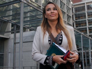 Irreconocible llegó Paloma Aliaga a presentarse a tribunales