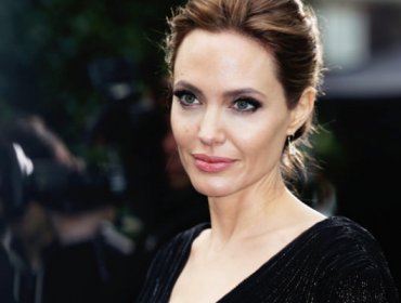 Filtran desnudo de Angelina Jolie cuando era joven