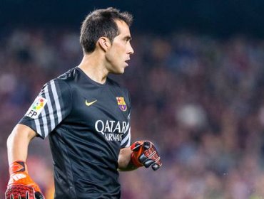 Video: En menos de dos minutos Claudio Bravo recibe 2 goles en arco del Barcelona