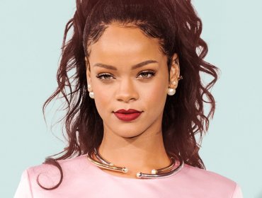 Los zapatos y el equilibrio de Rihanna que encienden las redes sociales