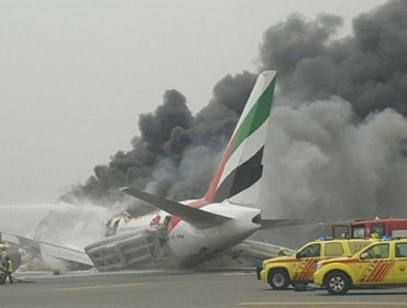 El hombre más afortunado: Se salva de un avión en llamas y gana un millón de dólares en pocos días