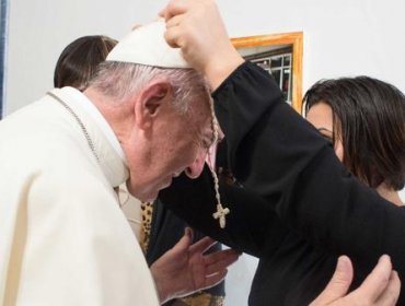 Papa Francisco visitó por sorpresa una casa que aloja a ex esclavas sexuales