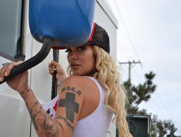 SET DE FOTOS: Una sexy Angie Jibaja se tomará TVN en "El Camionero"