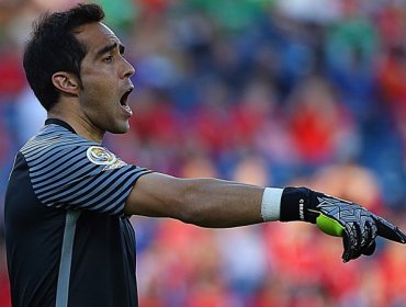 Claudio Bravo tendría arreglado su pase al Manchester City