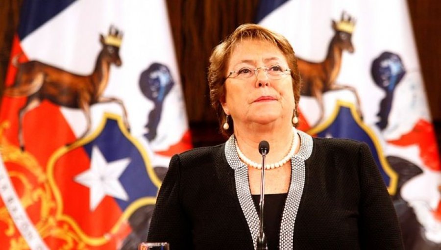 Encuesta Cadem: Solo 30% considera que medidas de Bachelet ayudarán a subir pensiones