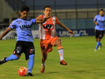 Cobresal desafía a Deportes Iquique en El Salvador