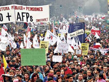 Chile sale a las calles: Este domingo nueva marcha masiva contra las AFP