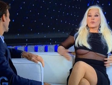 Susana Giménez sufre sexy accidente en pantalla mostrando sus atributos