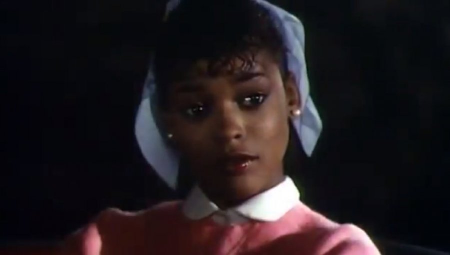 Así luce la protagonista del video Thriller de Michael Jackson ¡34 años después!