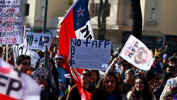 Michelle Bachelet acepta recibir a vocero de movimiento No+AFP