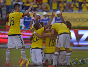 Colombia triunfa 2-0 ante Venezuela y se aferra a la zona de clasificación a Rusia 2018