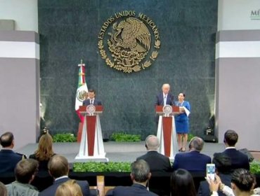 Donald Trump, en México y frente a Enrique Peña Nieto, no se disculpó e insistió con el muro