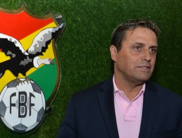 Guillermo Hoyos calentó la previa de Chile-Bolivia