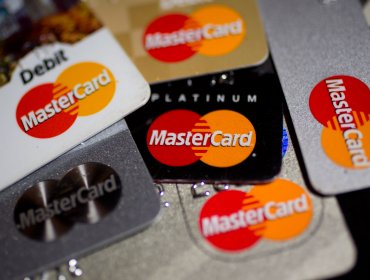 Mastercard enfrenta demanda en Reino Unido por cobros excesivos