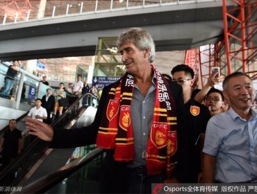 Apoteósico recibimiento de Manuel Pellegrini en China