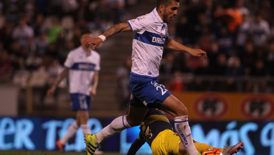 Universidad Católica suma una nueva victoria al vencer a Everton en San Carlos