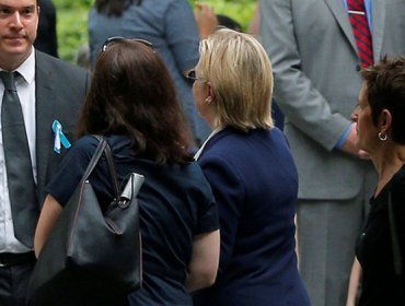 Video del desmayo de Hillary Clinton tras abandonar la ceremonia del 11-S