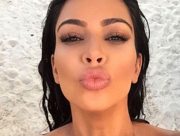 Sin palabras: Kim Kardashian en bikini sube la temperatura de la web
