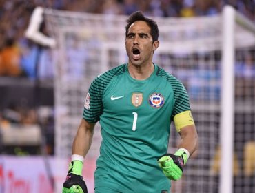 Claudio Bravo habló sobre su ausencia en la eliminatoria