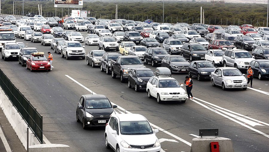 Más de 350 mil vehículos dejarán la Región Metropolitana en Fiestas Patrias