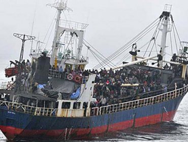 Barco con 600 migrantes se hunde frente a la costa mediterránea de Egipto