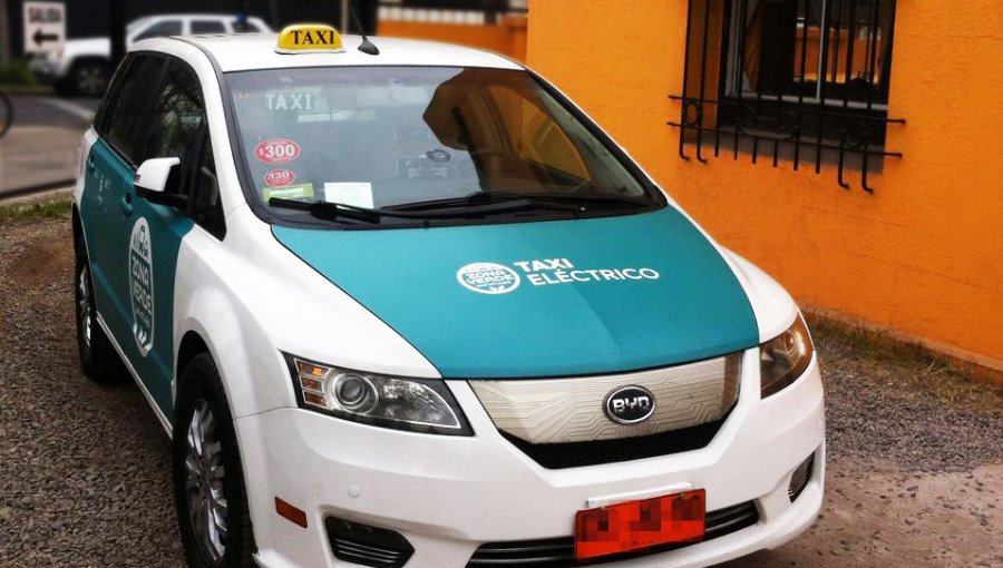 Taxis eléctricos en Chile: Una realidad que se toma las calles de Santiago