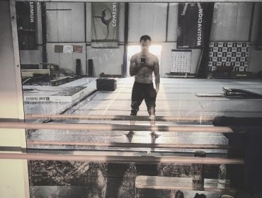 Sexy selfie de Tomas Gonzalez enloquece a sus admiradoras en las redes