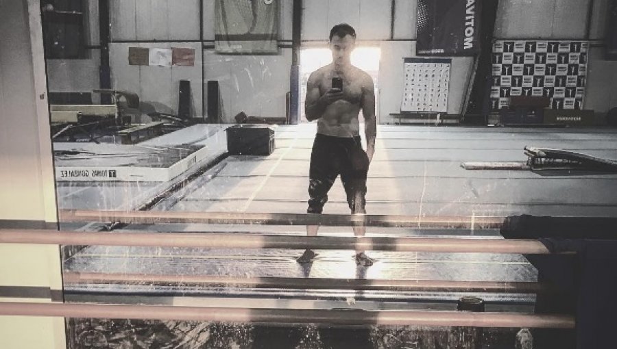 Sexy selfie de Tomas Gonzalez enloquece a sus admiradoras en las redes