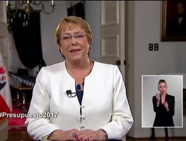 Bachelet dijo que 8 de cada 10 pesos será para Educación, Salud y Seguridad el 2017